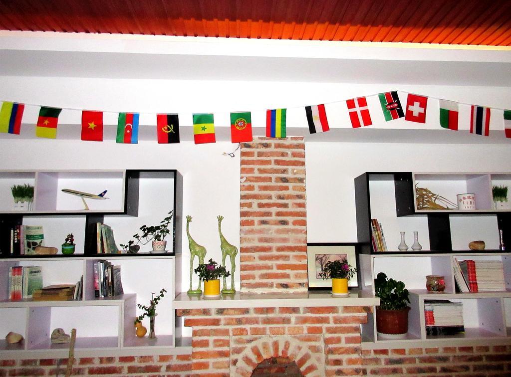 25°C Four Season Youth Hostel Циндао Экстерьер фото
