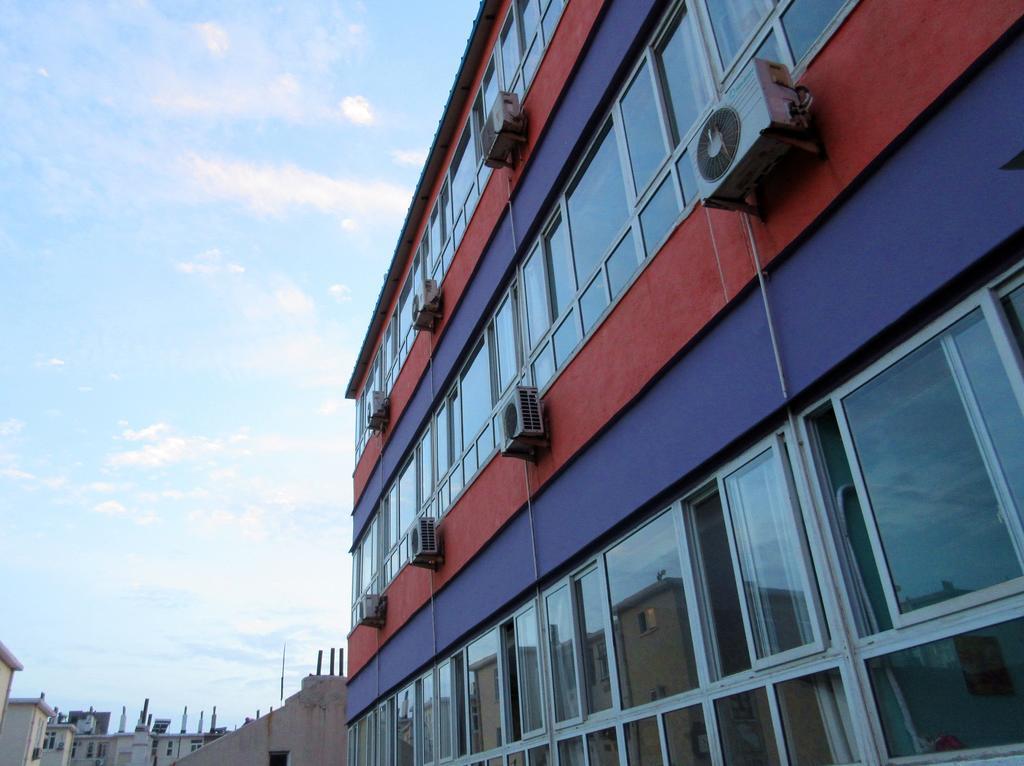 25°C Four Season Youth Hostel Циндао Экстерьер фото