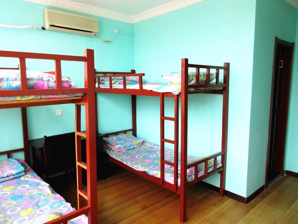 25°C Four Season Youth Hostel Циндао Номер фото