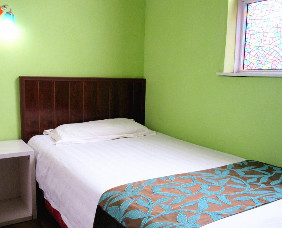 25°C Four Season Youth Hostel Циндао Экстерьер фото