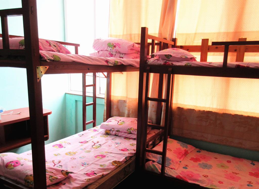 25°C Four Season Youth Hostel Циндао Номер фото