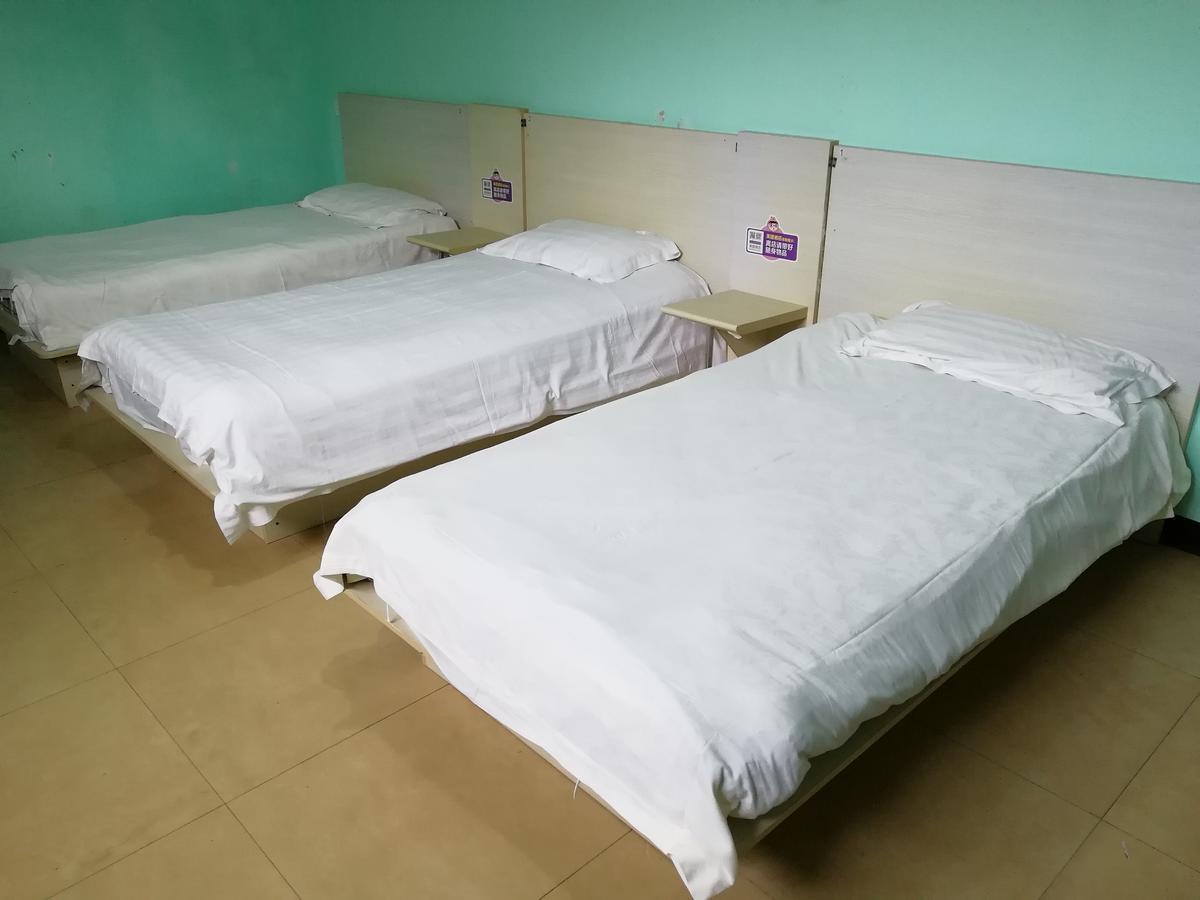 25°C Four Season Youth Hostel Циндао Экстерьер фото